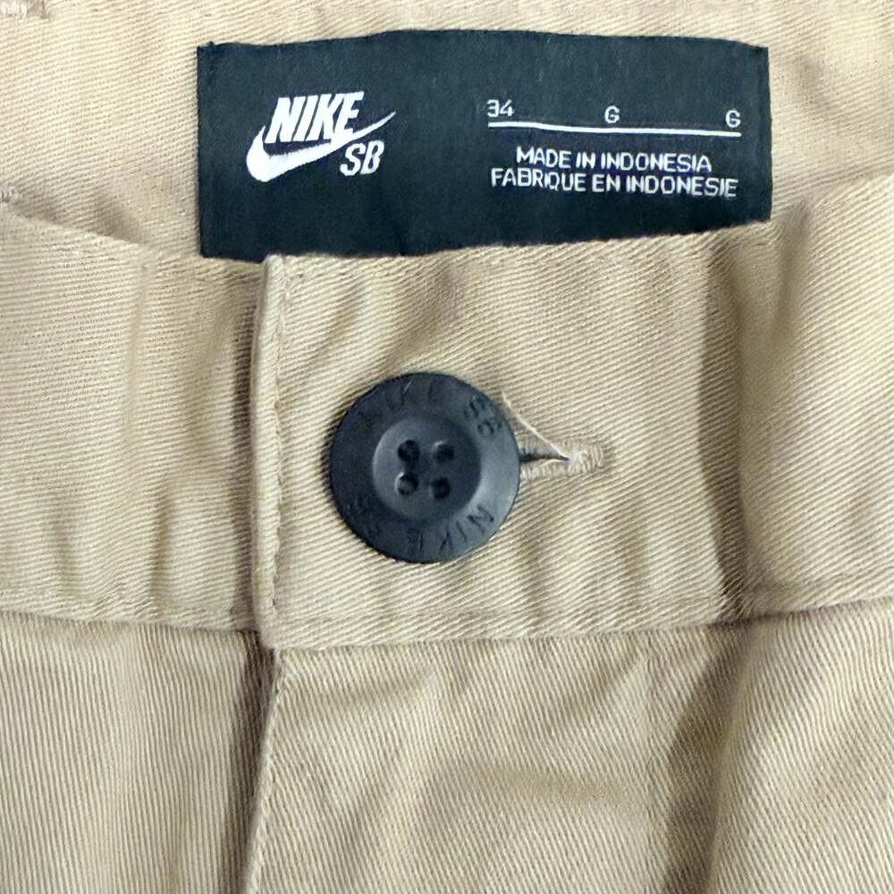 Nike SB Men's Khaki Chino Skate Shorts Size 34 - Picture 2 of 6